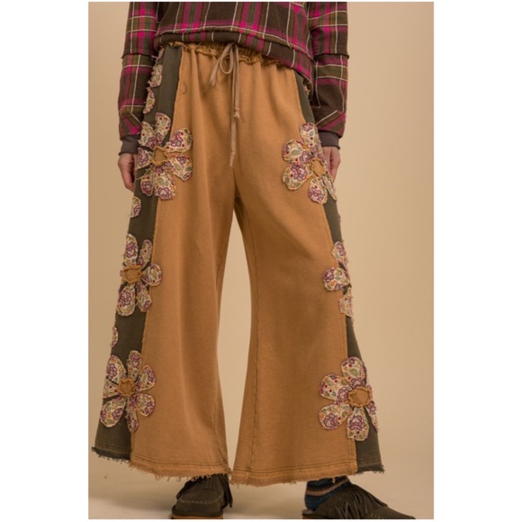 Bluevelvet Rust Floral Patchwork Raw hem Wide Leg Cotton Lounge Pants - Picture 3 of 6